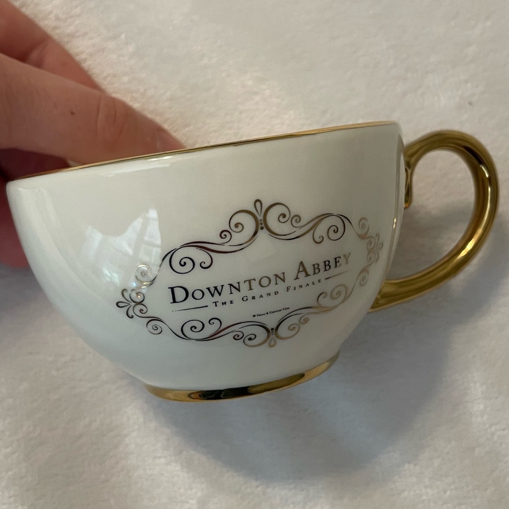Downton abbey Elegant Gold Rimmed White Teacup and saucer - Picture 2 of 8